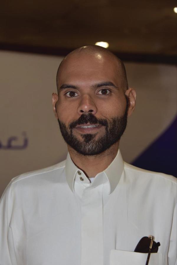 طلائع الحجيج تصل إلى الدمام..ضيوف الرحمن لـ «اليوم»: خدمات هائلة بمجالات الصحة والنقل والتفويج