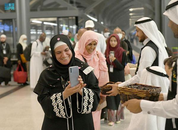 بالصور.. البهجة ترافق الحجاج في المدينة المنورة