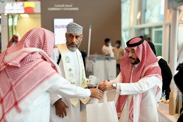 مكة.. «الشؤون الإسلامية» تودّع الحجاج بهدايا متنوعة