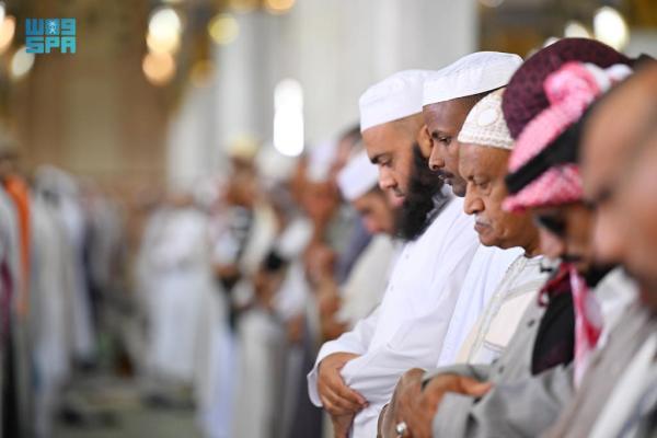 المسجد النبوي..أجواء روحانية وطمأنينة