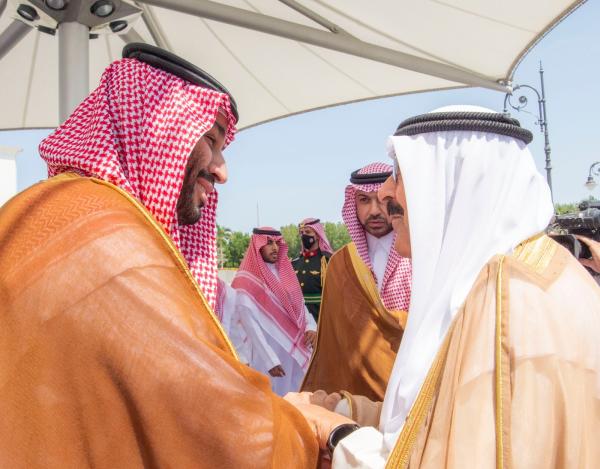 عاجل: الأمير محمد بن سلمان يستقبل ولي عهد الكويت بمطار جدة