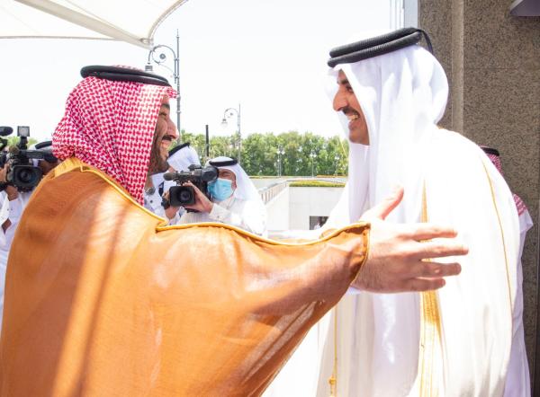 عاجل: ولي العهد يستقبل أمير قطر في جدة