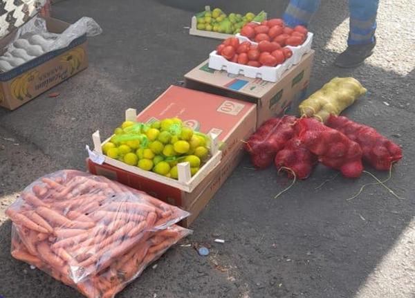 ضبط 1.5طن من التمور والخضار المخالفة بجدة