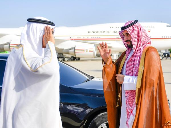 بالصور..ولي العهد في مقدمة مودعي رئيس الإمارات لدى مغادرته جدة