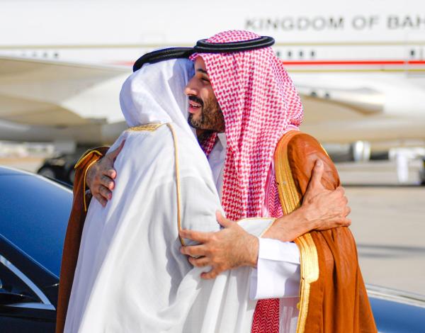 بالصور..ولي العهد في مقدمة مودعي رئيس الإمارات لدى مغادرته جدة