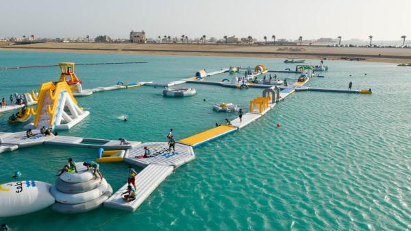 ذا كشمير مونيتور: الرياضات المائية في الشواطئ السعودية توفر متعة خاصة للمصيفين