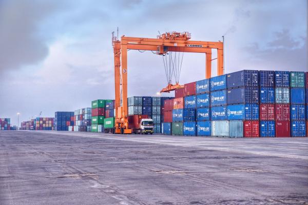 موانئ: زيادة الحاويات الواردة الفارغة بـ 231%