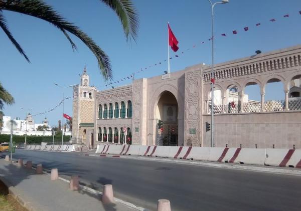 «الدفاع التونسية»: مقتل عسكري من قبل مهربين جنوب البلاد