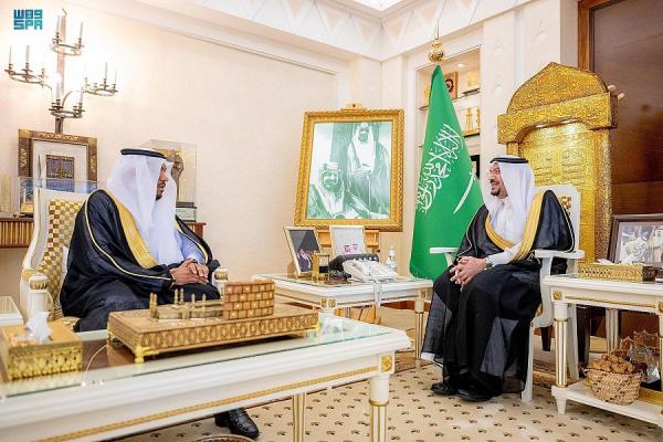 أمير القصيم يتسلم التقرير السنوي لفرع إدارة المجاهدين