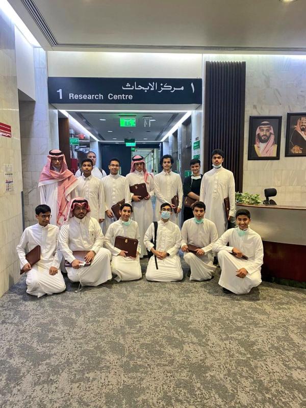 «علماء المستقبل» تؤهل الطلبة للبحث الطبي