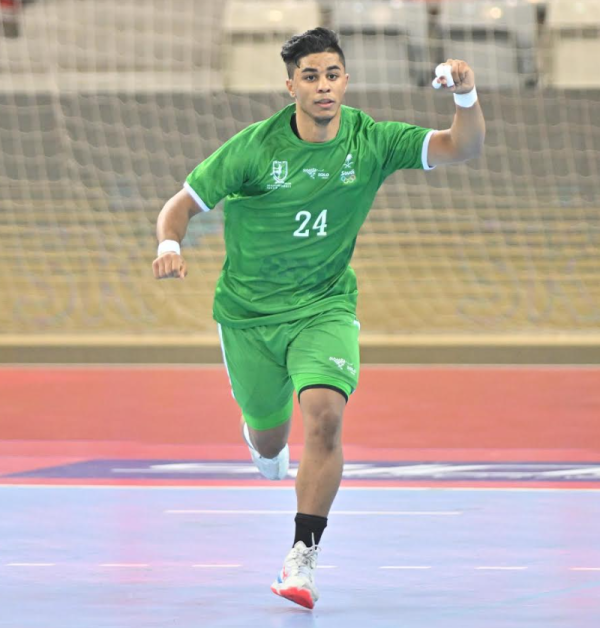 «قبضة الأخضر».. عالمية!