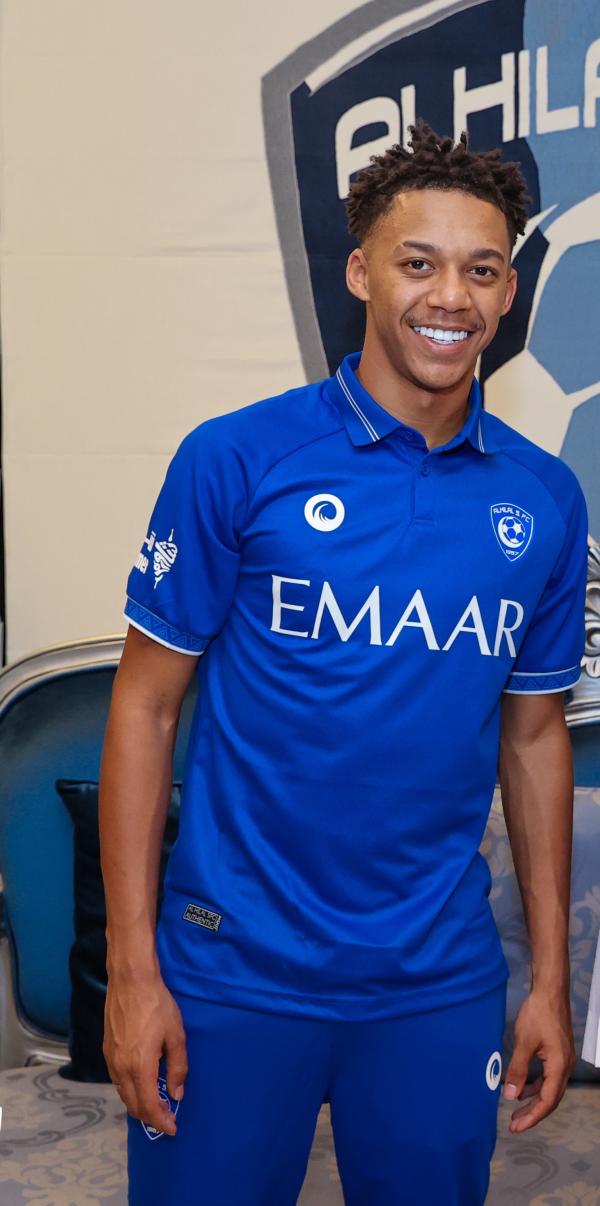 الباطن يستعير مهاجم الهلال