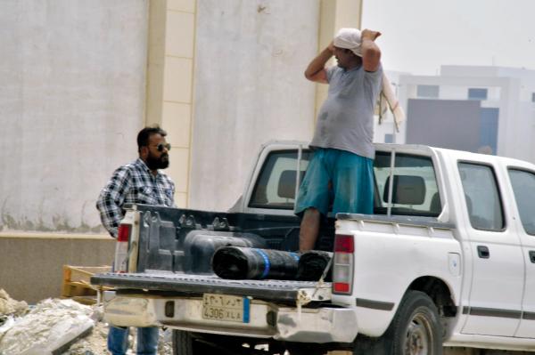 رصد 419 مخالفة «للعمل تحت أشعة الشمس»