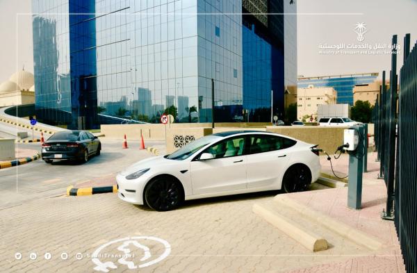 إتاحة أجهزة شواحن السيارات الكهربائية بوزارة النقل