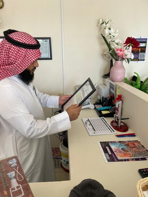ضبط مركز يزاول الحجامة دون ترخيص بالدمام