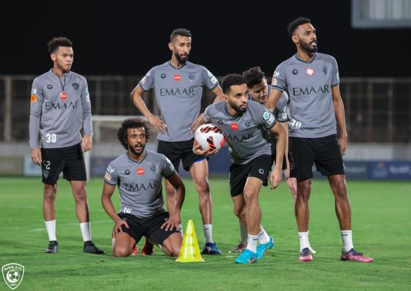 غياب ثلاثي الهلال عن التحضيرات الأولية