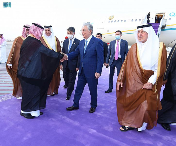 رئيس جمهورية كازاخستان يصل جدة