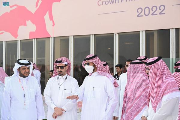 محافظ الطائف يقف على جاهزية مهرجان ولي العهد للهجن