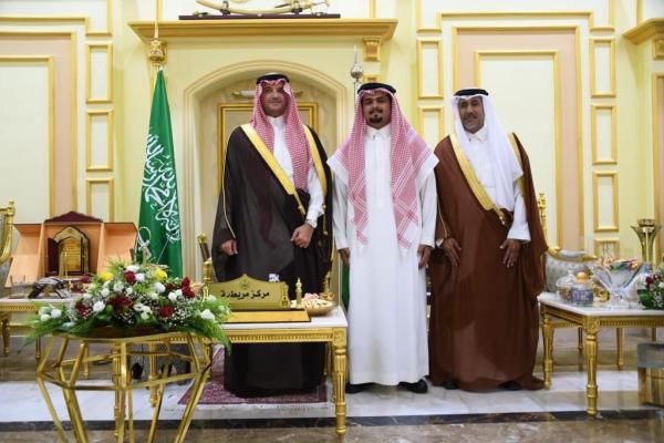 بالصور.. محافظ الأحساء يتفقد مركزي «السيح» و«مريطبة»