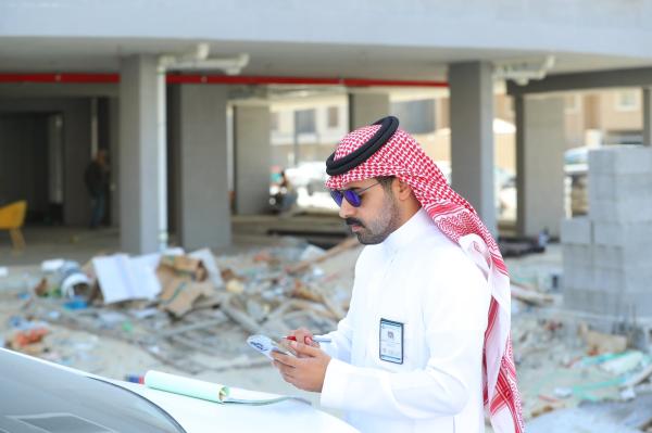 مخالفة 8 مبان قيد الإنشاء بـ«حمراء الخبر»