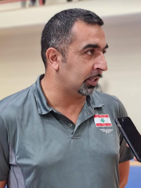طائرة الأخضر.. تهدد العنابي!