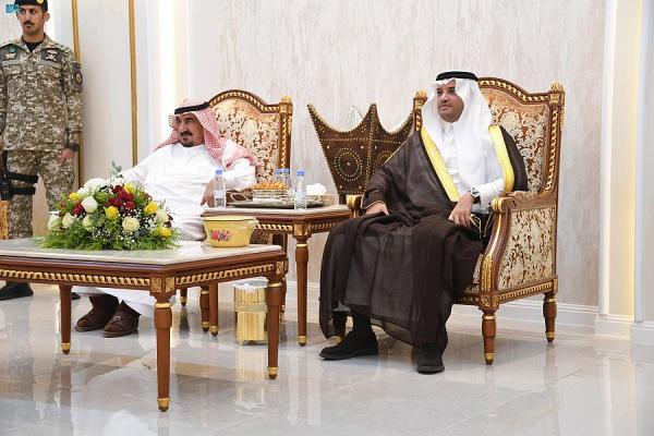 محافظ الأحساء يتفقد مركز الغويبة