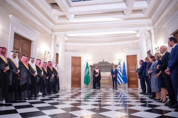 ولي العهد ورئيس وزراء اليونان يشهدان توقيع وتبادل عدد من الاتفاقيات