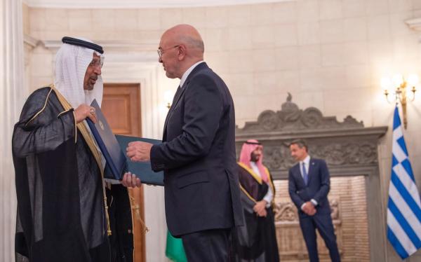 ولي العهد ورئيس وزراء اليونان يشهدان توقيع وتبادل عدد من الاتفاقيات