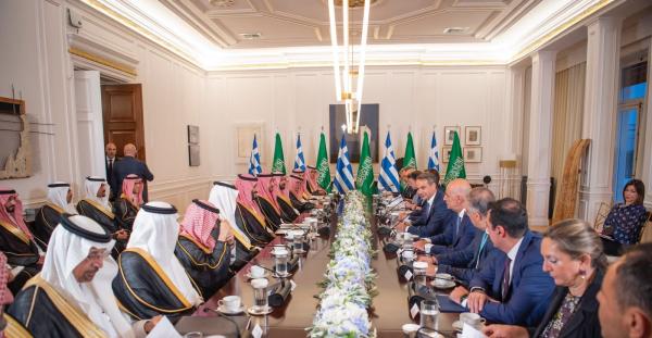 ولي العهد ورئيس وزراء اليونان يشهدان توقيع وتبادل عدد من الاتفاقيات