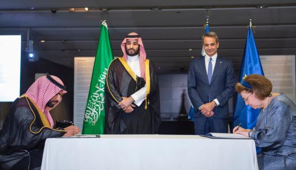 ولي العهد ورئيس وزراء اليونان يشهدان توقيع مذكرة تفاهم بالمجال الثقافي