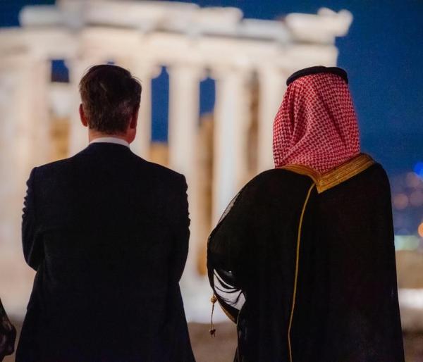 .. ويزور منطقة الأكروبوليس الأثرية بأثينا