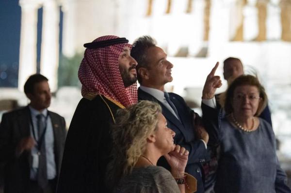 .. ويزور منطقة الأكروبوليس الأثرية بأثينا
