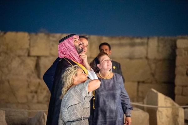 .. ويزور منطقة الأكروبوليس الأثرية بأثينا