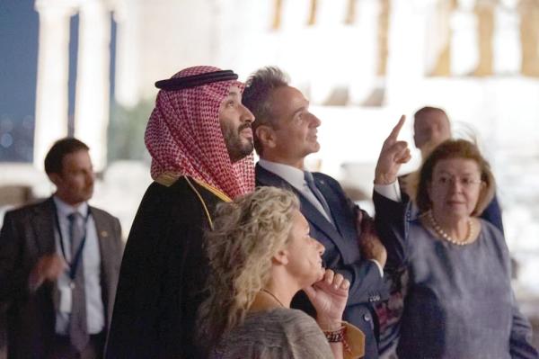 ولي العهد يزور منطقة الأكروبوليس الأثرية بأثينا