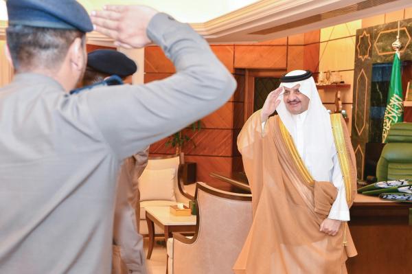 أمير الشرقية: جهود رجال الدفاع المدني أسهمت في نجاح موسم الحج