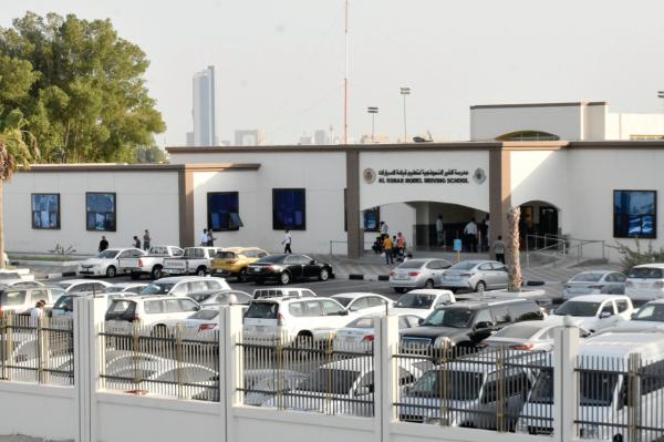 «مدارس القيادة»..حلم اقتناء الرخصة يتحول لـ«كابوس انتظار»