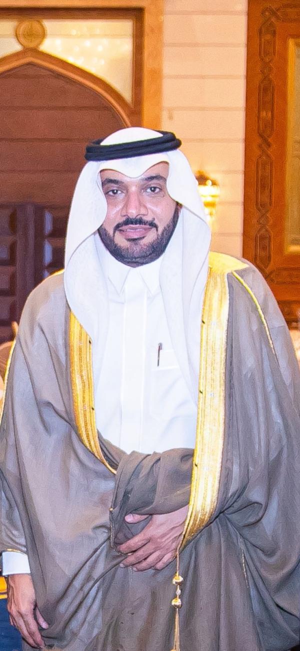 العميد العتيبي يحتفل بتخرج نجله