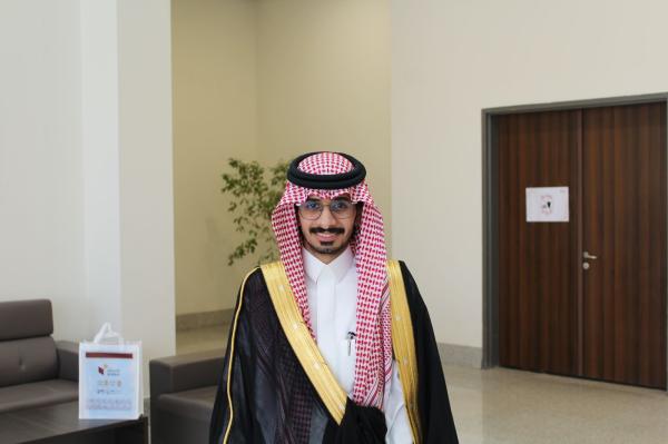العميد العتيبي يحتفل بتخرج نجله