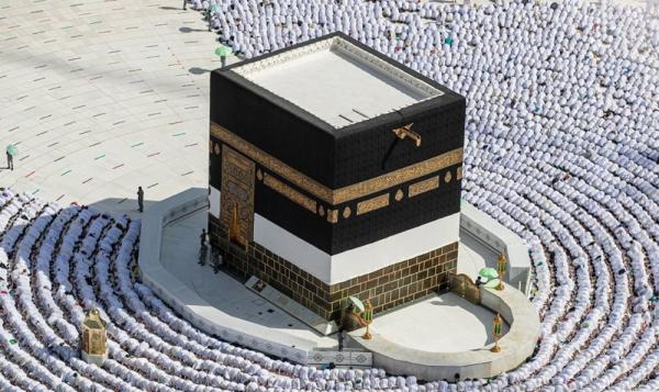 استبدالها غدا.. أين تذهب كسوة الكعبة القديمة؟