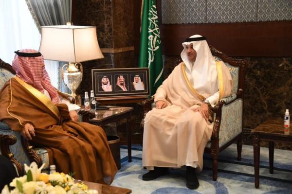 .. ويؤكد: «الأسمنت» تلعب دورا فاعلا في المشاريع التنموية