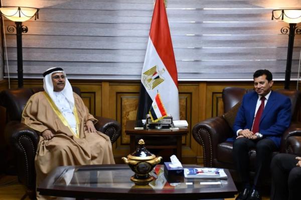 العسومي يدعو لتقديم الدعم الكامل للشباب العربي