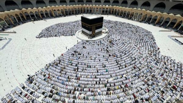إتاحة برنامج الرحلة لمعتمري الخارج إلكترونياً