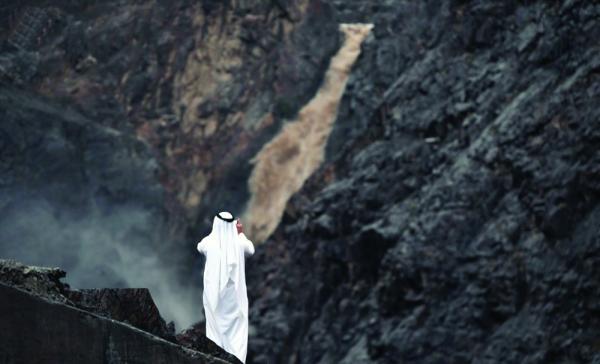 «شلالات الأمطار»..لوحة جمالية طبيعية في جبال عسير