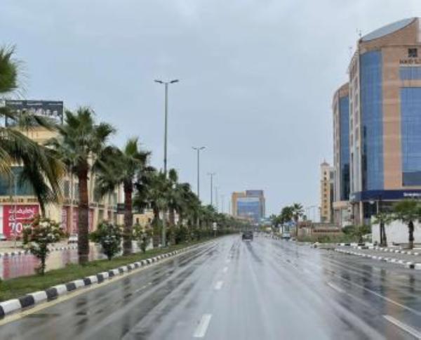 هطول أمطار خفيفة على الدمام والخبر