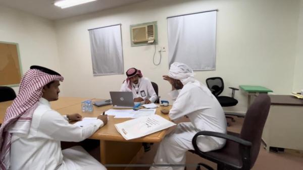 خدمات تعليمية لـ 600 دارس في فصول محو الأمية بالعديد