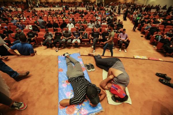 تحويل البرلمان العراقي إلى ساحة شعبية للاحتجاجات - د ب أ