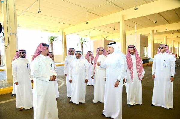 وزير النقل يتفقد سير العمل في منفذ جديدة عرعر بالحدود الشمالية