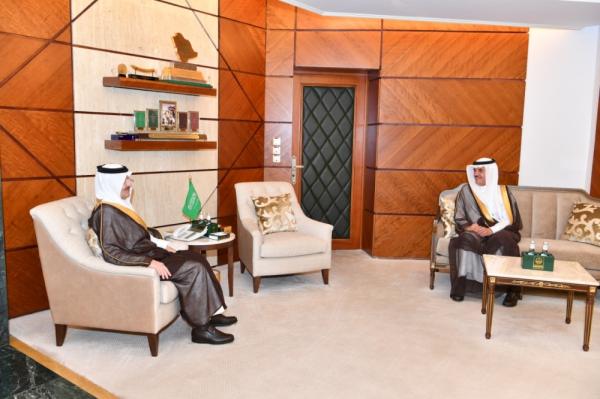 أمير الشرقية يستقبل رئيس «صحي الأحساء» بمناسبة انتهاء تكليفه