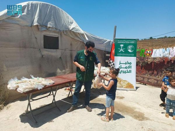 60 طن سلال غذائية من مركز الملك سلمان لمتضرري أبين
