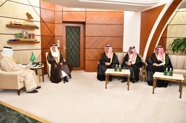 أمير الشرقية يستقبل المدرب خليل الزياني